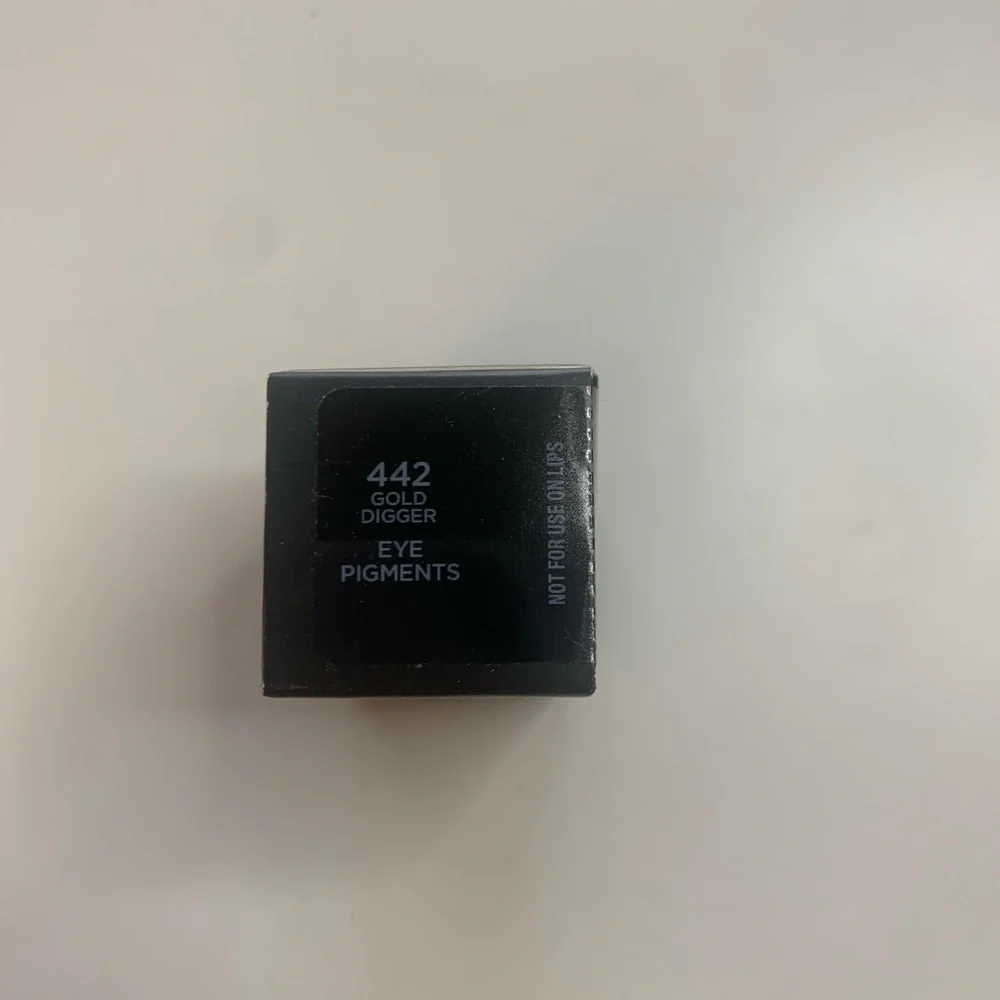 L’Oréal infallible magic pigment 442 Good Digger